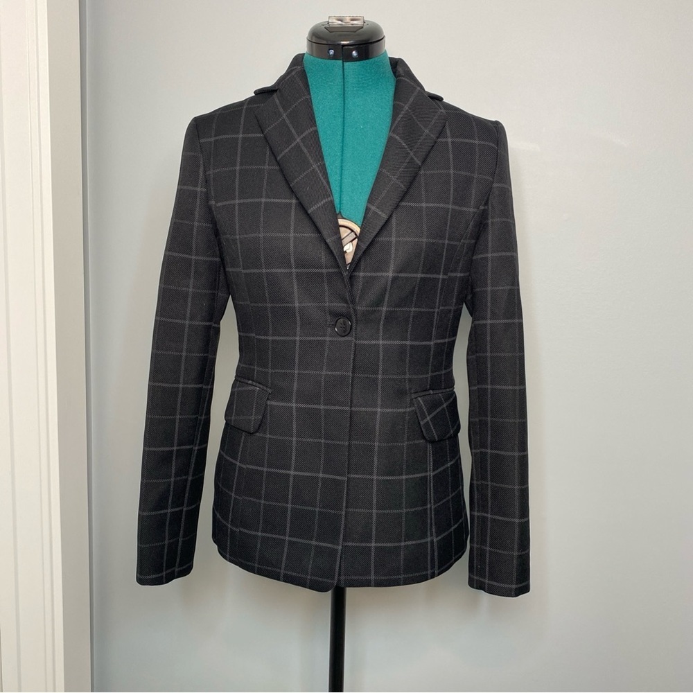 Women’s Skirt Suit